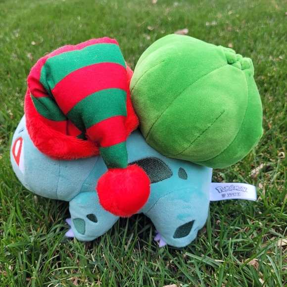 Pokemon Holiday Bulbasaur Plush. - Picture 3 of 8